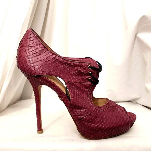 Pour La Victoire Shoes - POUR LA VICTOIRE Rima Magenta Platform Laced Heels